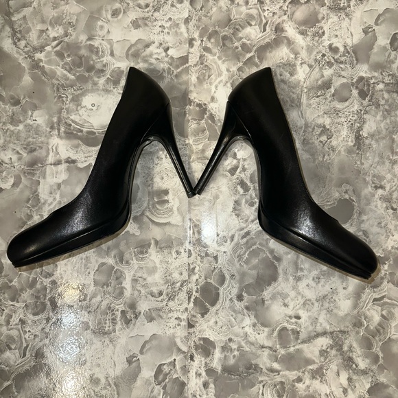 STUART WEITZMAN BLACK NAPPA STILTS CLOSED TOE PUMPS ~ WOMENS US SIZE: 7 M - Picture 7 of 7